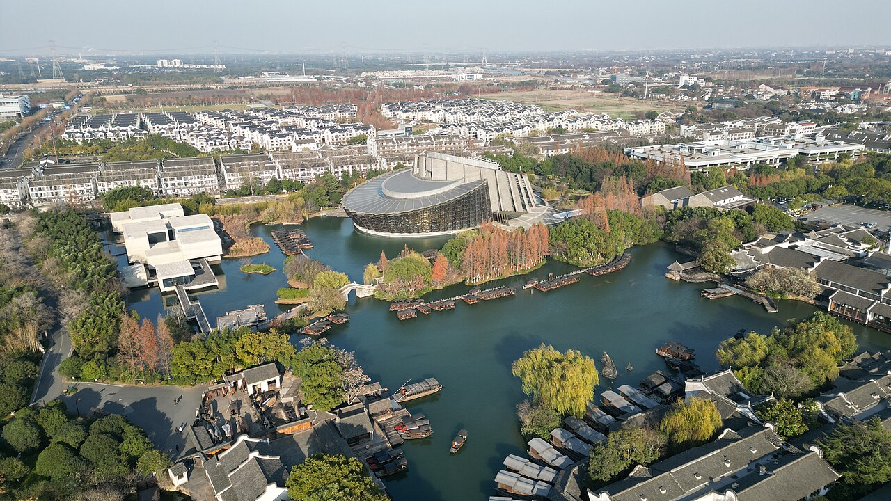 Jiaxing, China — Wuzhen water town