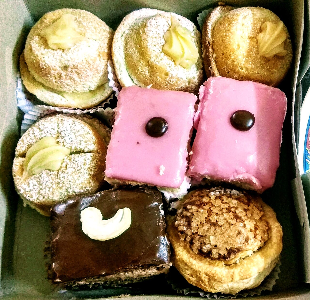 Assorted Chinese pastries