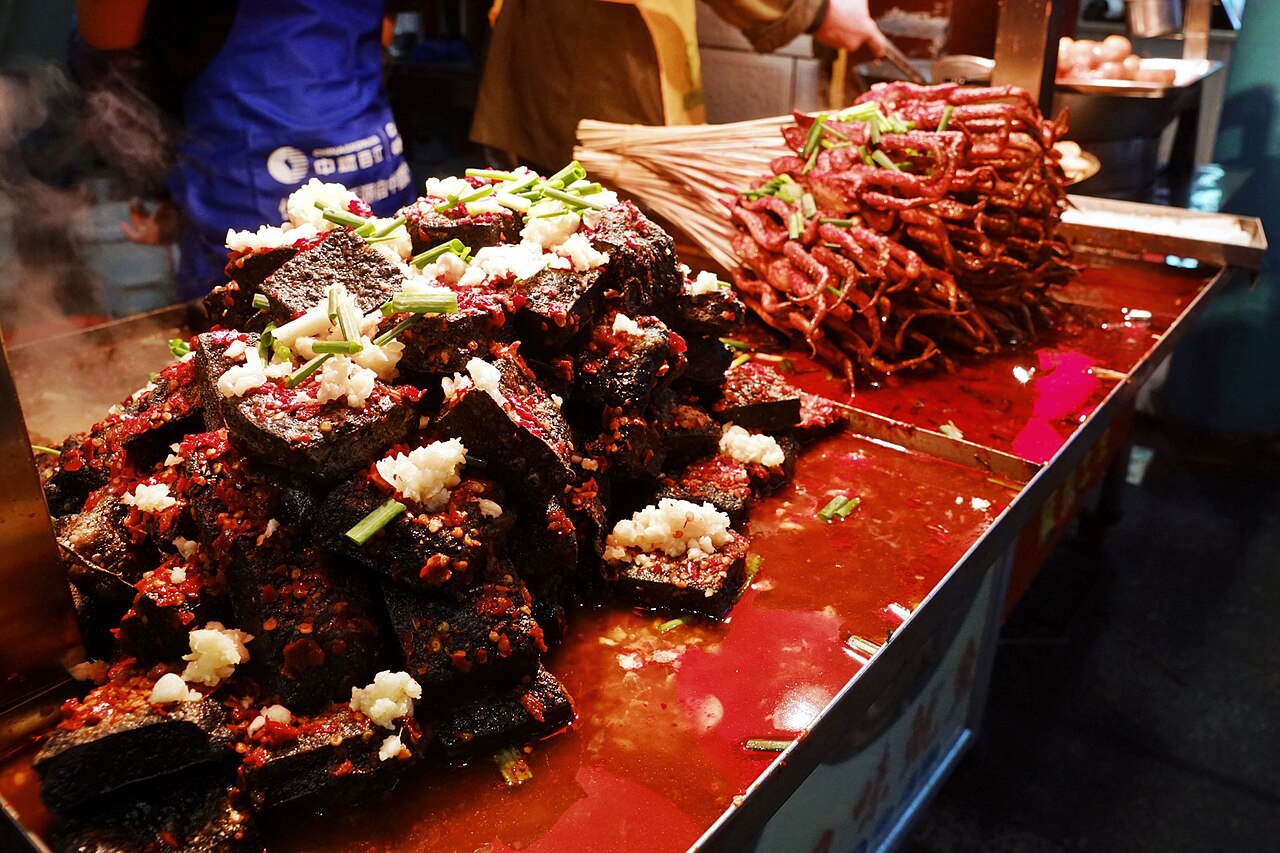 Changsha-style fried stinky tofu street snack
