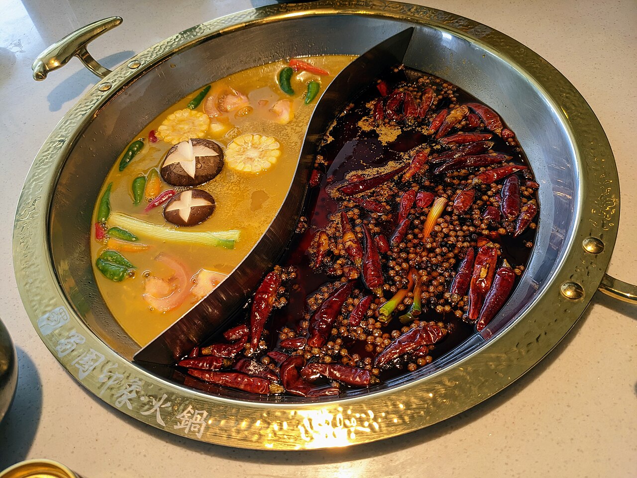 Sichuan-style spicy mala hotpot
