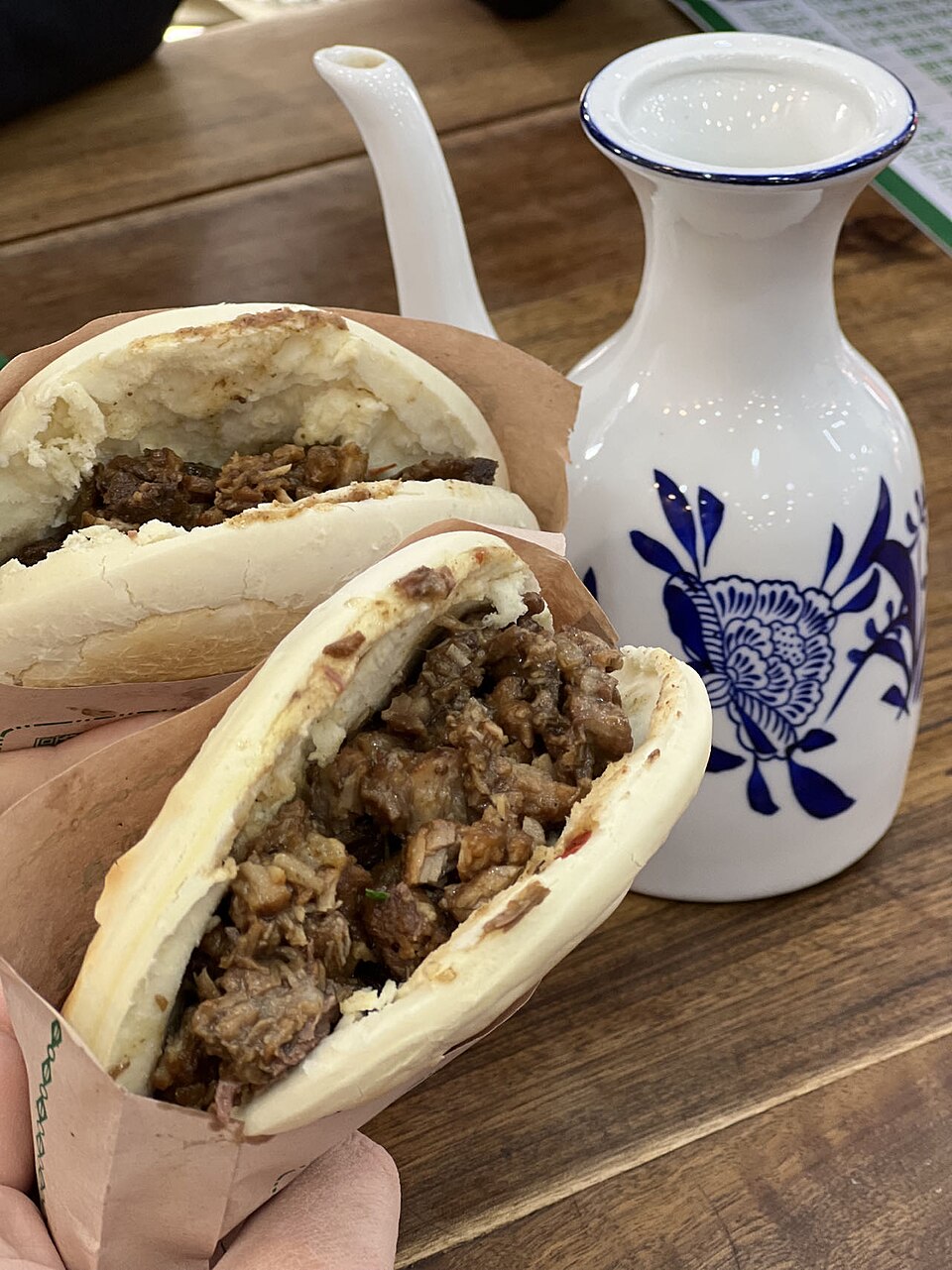Roujiamo, Xi'an's classic braised-meat sandwich