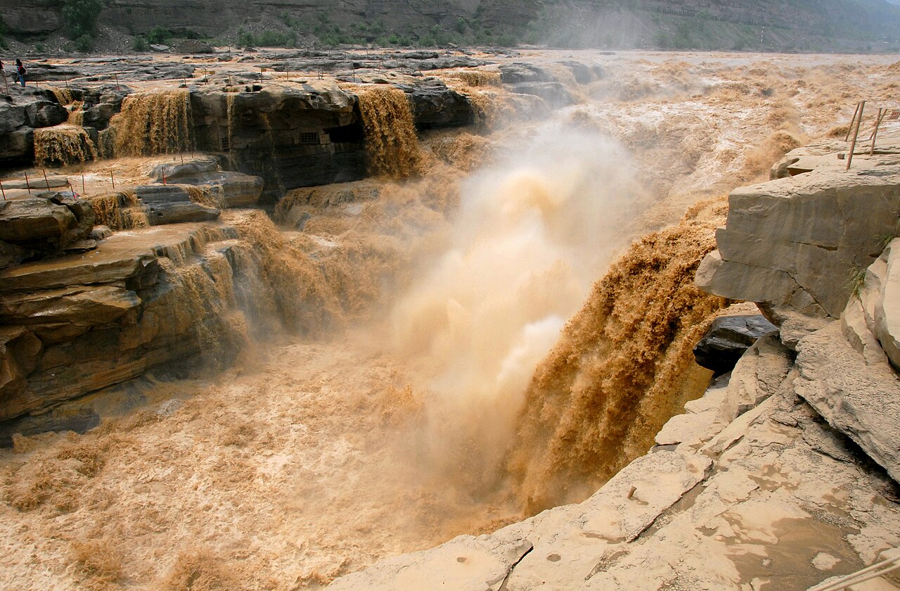 Linfen, China — The Hukou Waterfall, Linfen's clearest Yellow River force chapter