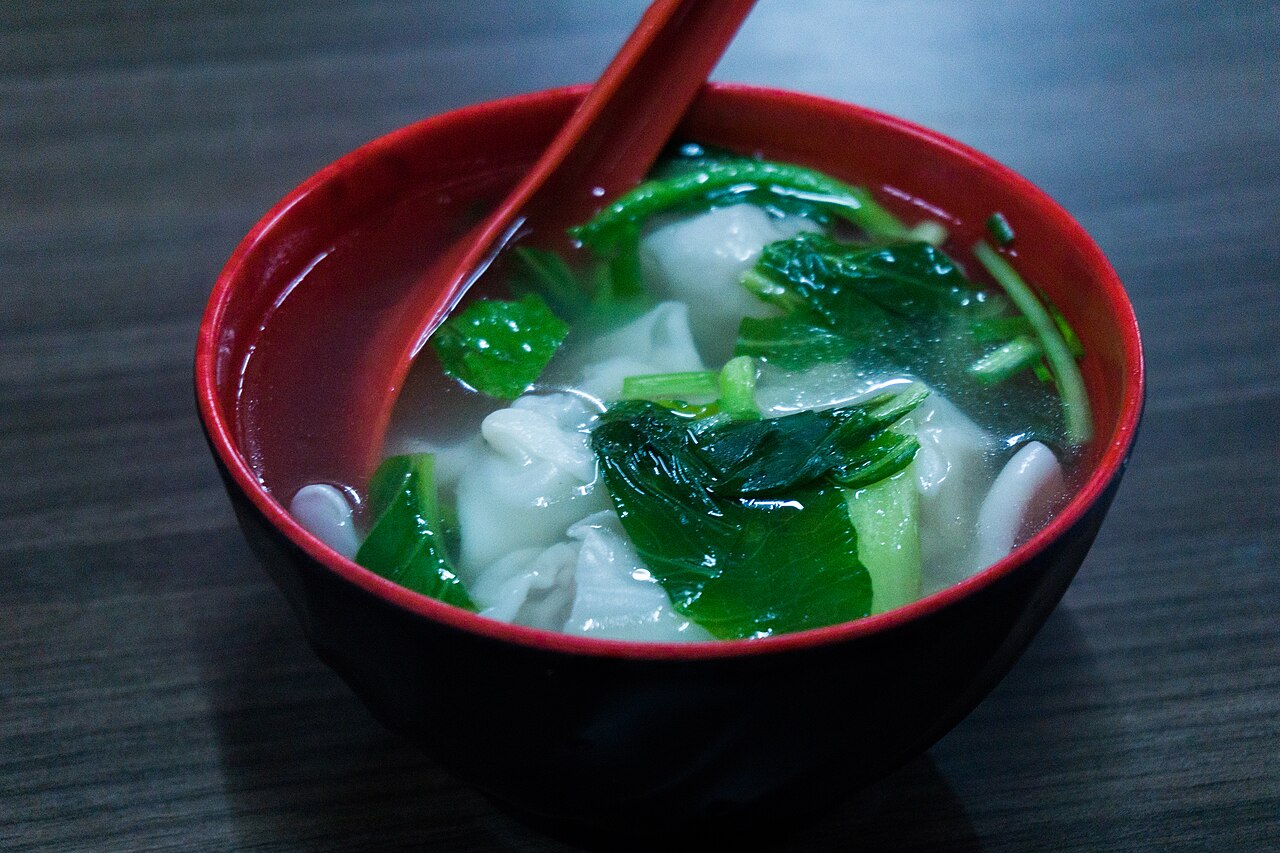 Chinese wonton soup
