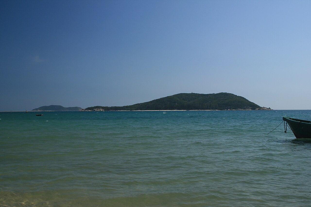 Yalong Bay